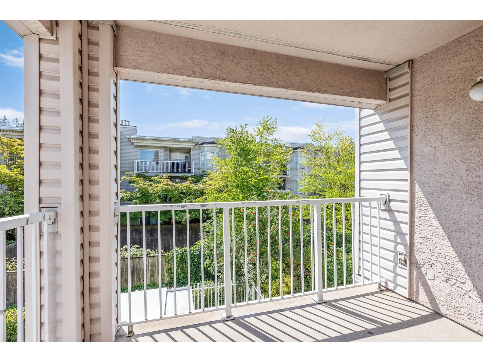 202 9951 152 Street, Surrey, British Columbia  V3R 4G5 - Photo 12 - R2982795