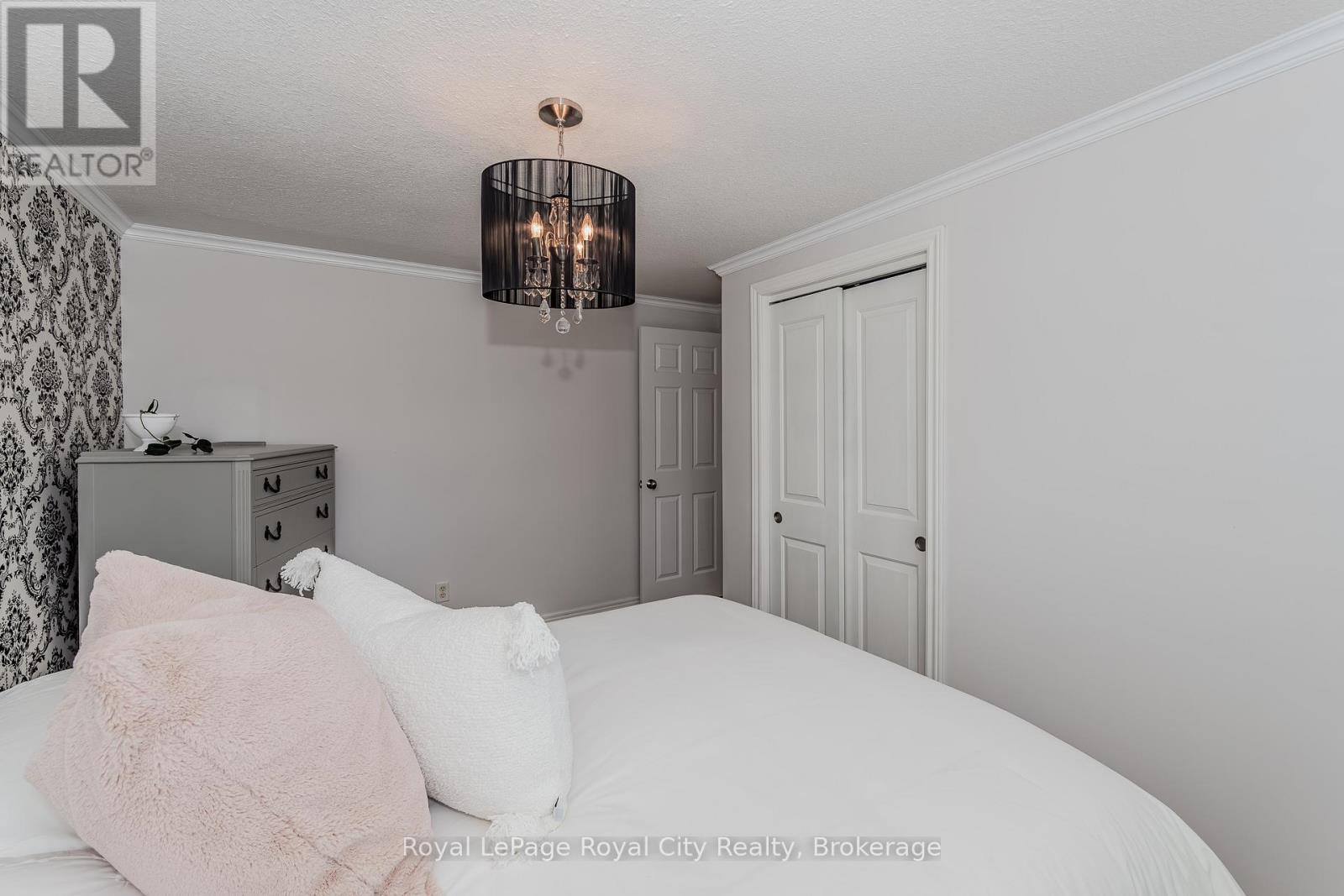 7 Hill Trail, Guelph, Ontario  N1E 7C8 - Photo 27 - X12051057