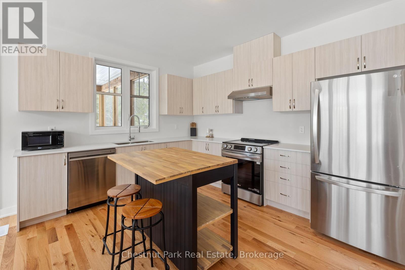 1003 Kings Ridge Court, Lake Of Bays, Ontario  P1H 0K1 - Photo 14 - X12051067