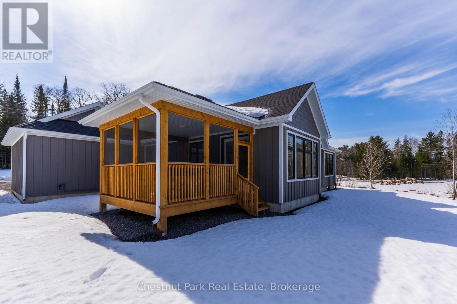 1003 Kings Ridge Court, Lake Of Bays, Ontario  P1H 0K1 - Photo 4 - X12051067