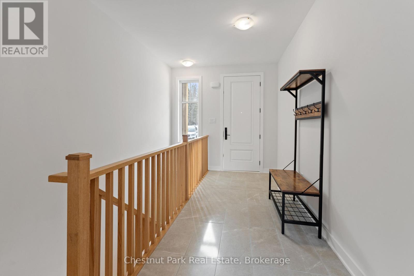 1003 Kings Ridge Court, Lake Of Bays, Ontario  P1H 0K1 - Photo 5 - X12051067