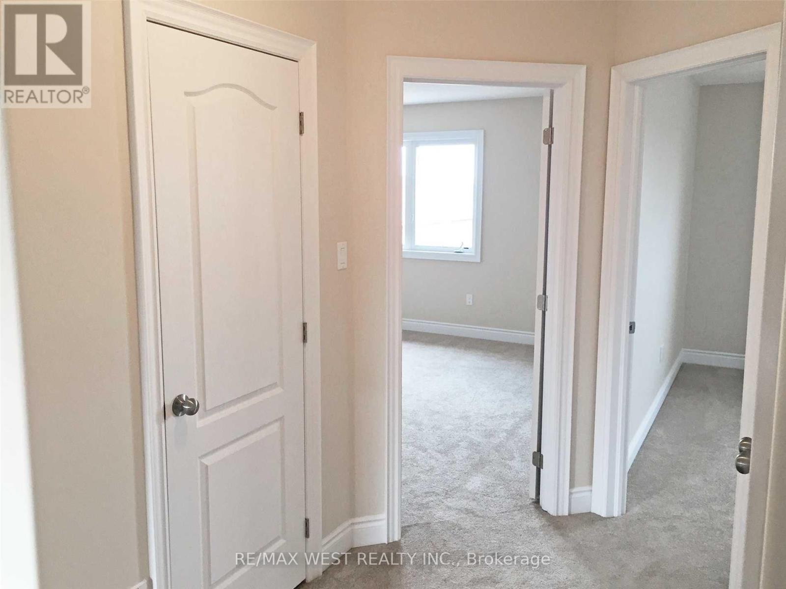 42 Booth Lane, Barrie, Ontario  L4N 0S4 - Photo 12 - S12051033