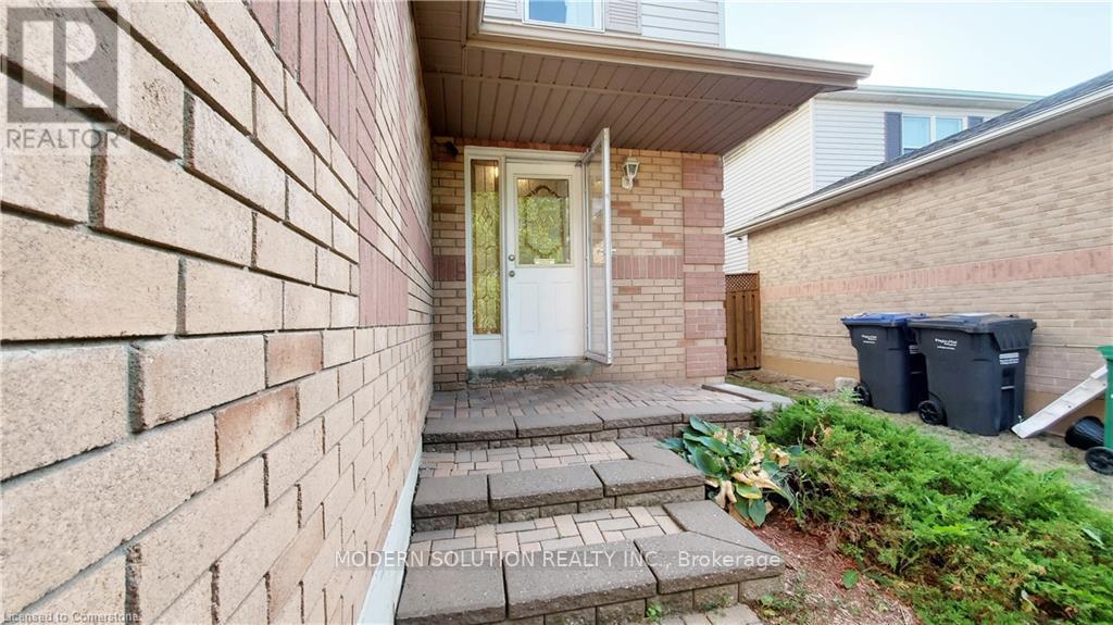 Property at 20 WALLINGFORD COURT image 2