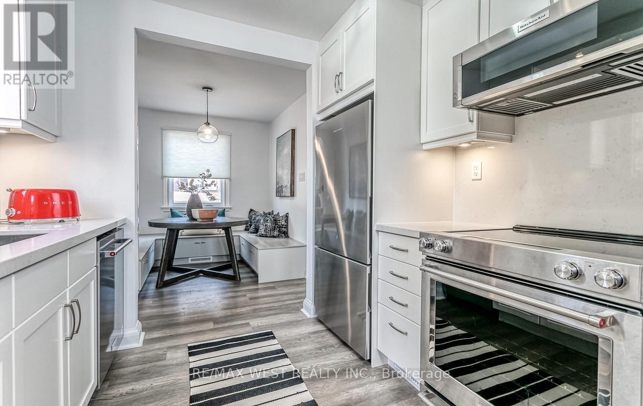3 Greenacres Road, Toronto, Ontario  M6M 4A6 - Photo 15 - W12051126
