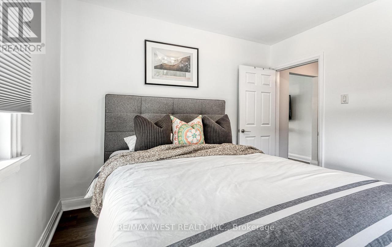 3 Greenacres Road, Toronto, Ontario  M6M 4A6 - Photo 24 - W12051126