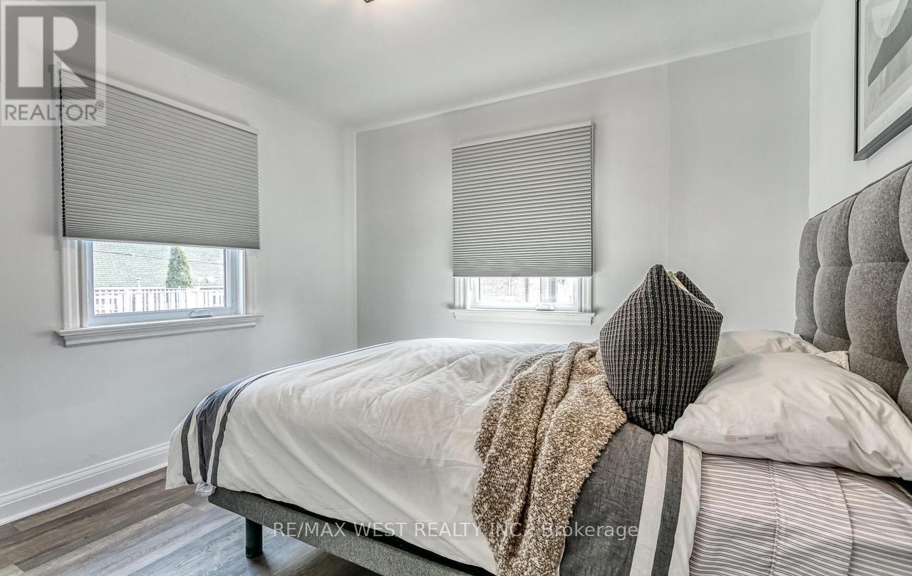 3 Greenacres Road, Toronto, Ontario  M6M 4A6 - Photo 25 - W12051126