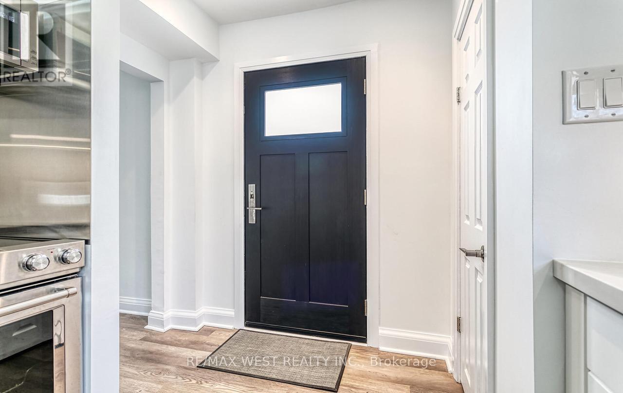 3 Greenacres Road, Toronto, Ontario  M6M 4A6 - Photo 8 - W12051126