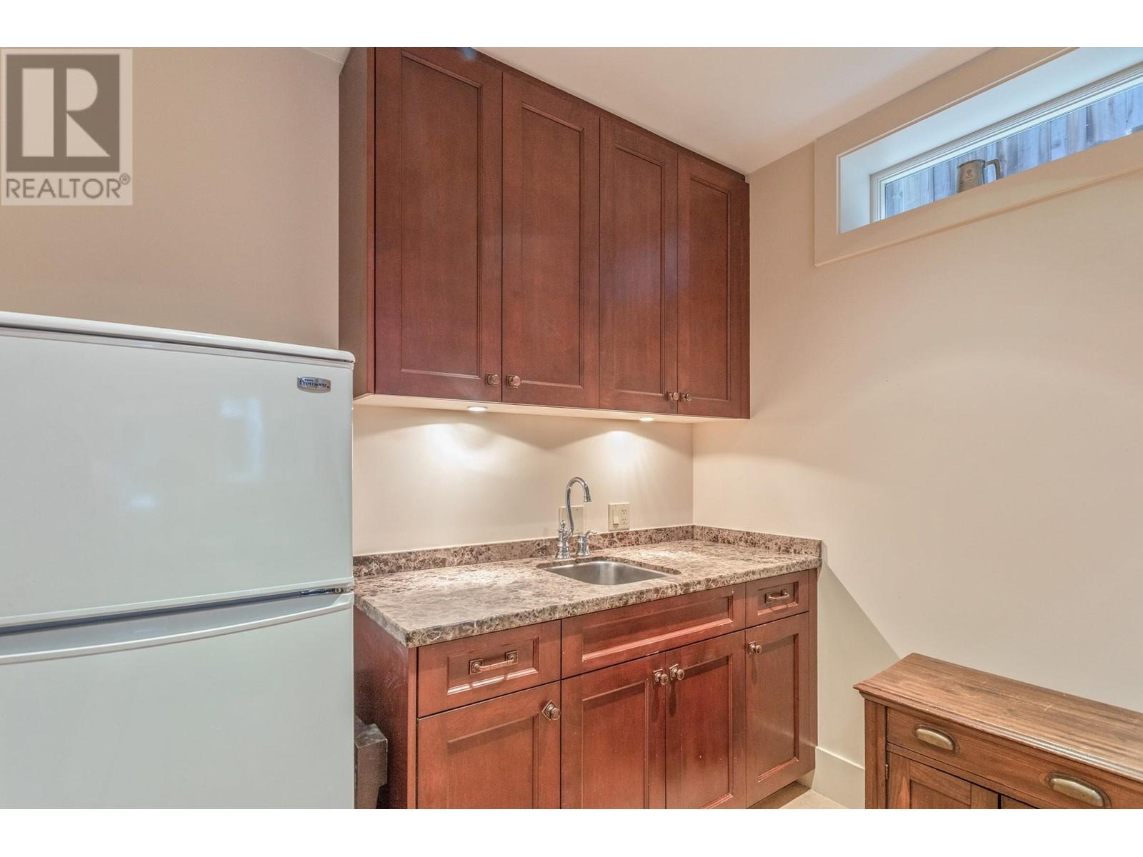 Listing Picture 33 of 40 : 4767 TRAFALGAR STREET, Vancouver / 溫哥華 - 魯藝地產 Yvonne Lu Group - MLS Medallion Club Member