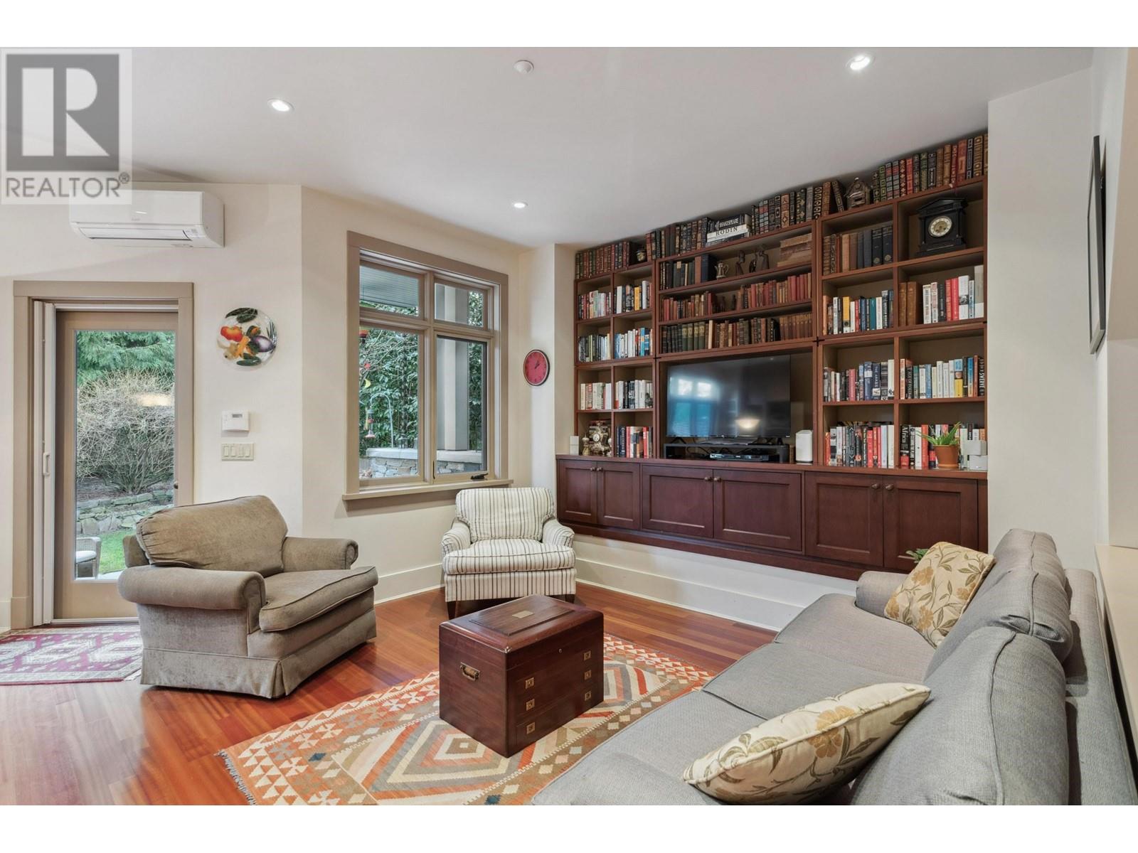 Listing Picture 13 of 40 : 4767 TRAFALGAR STREET, Vancouver / 溫哥華 - 魯藝地產 Yvonne Lu Group - MLS Medallion Club Member