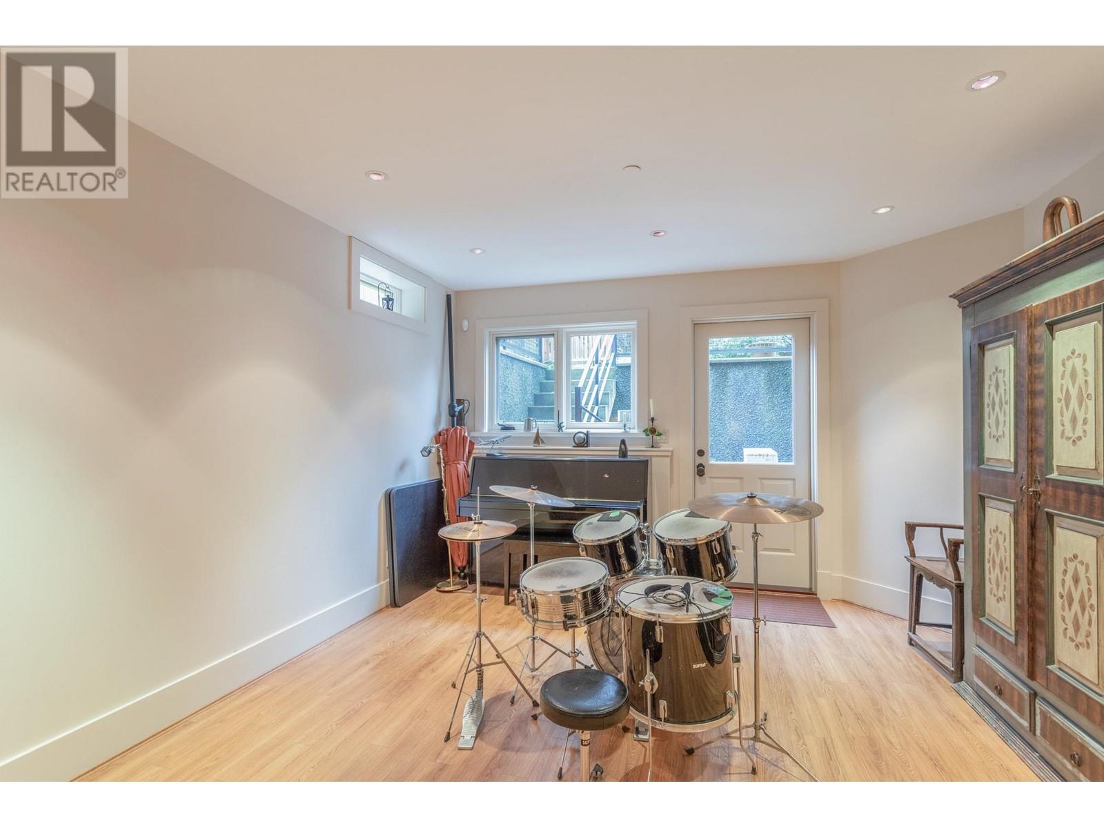 Listing Picture 32 of 40 : 4767 TRAFALGAR STREET, Vancouver / 溫哥華 - 魯藝地產 Yvonne Lu Group - MLS Medallion Club Member