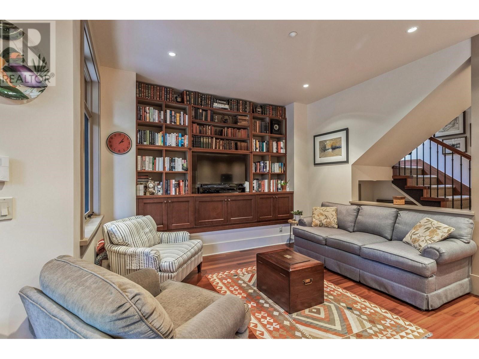 Listing Picture 12 of 40 : 4767 TRAFALGAR STREET, Vancouver / 溫哥華 - 魯藝地產 Yvonne Lu Group - MLS Medallion Club Member