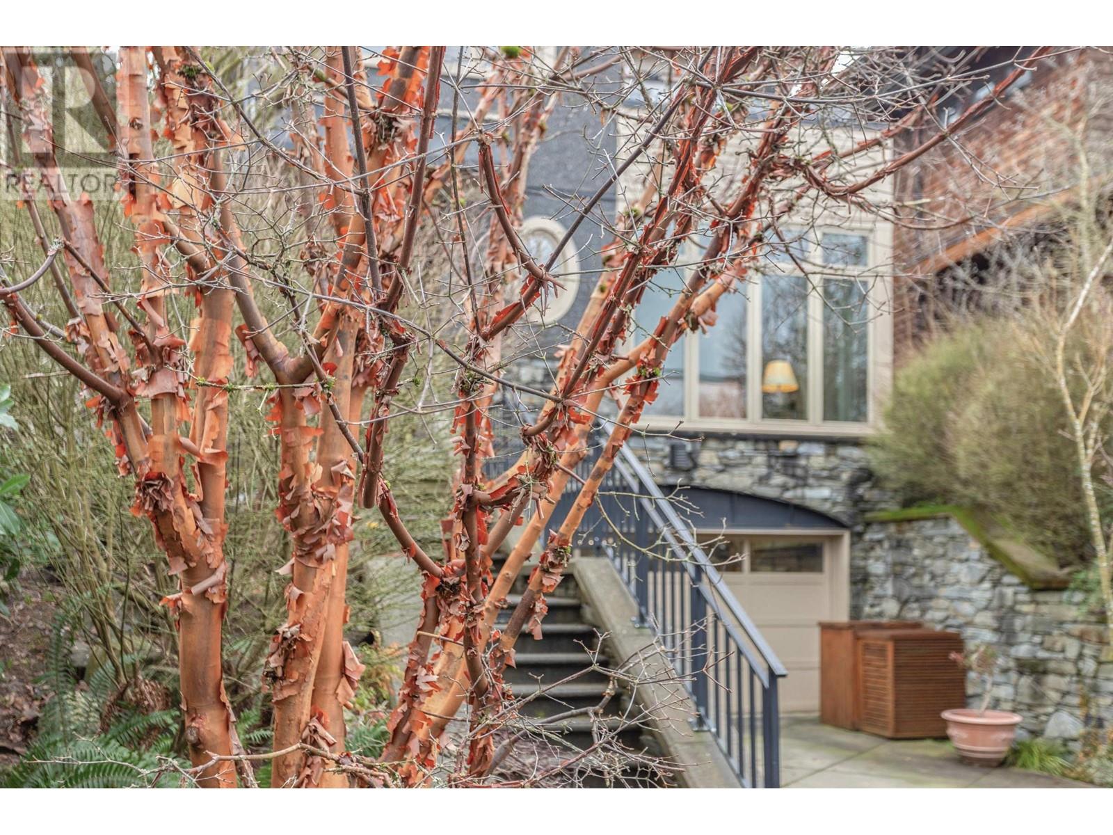 Listing Picture 38 of 40 : 4767 TRAFALGAR STREET, Vancouver / 溫哥華 - 魯藝地產 Yvonne Lu Group - MLS Medallion Club Member