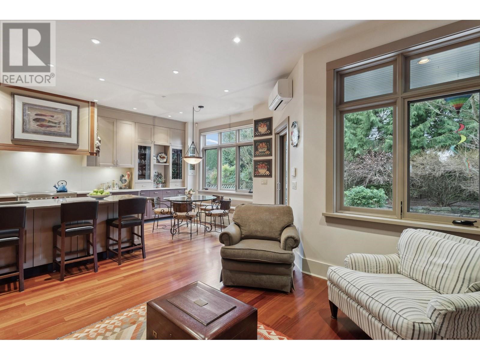 Listing Picture 10 of 40 : 4767 TRAFALGAR STREET, Vancouver / 溫哥華 - 魯藝地產 Yvonne Lu Group - MLS Medallion Club Member