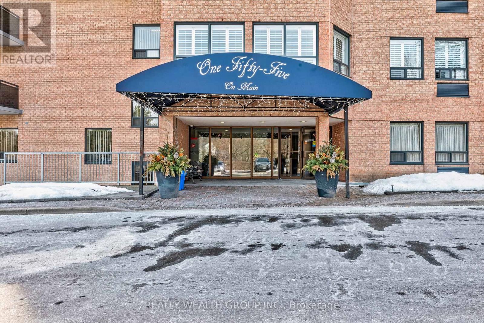 221 - 155 Main Street N, Newmarket, Ontario  L3Y 8C2 - Photo 2 - N12021610