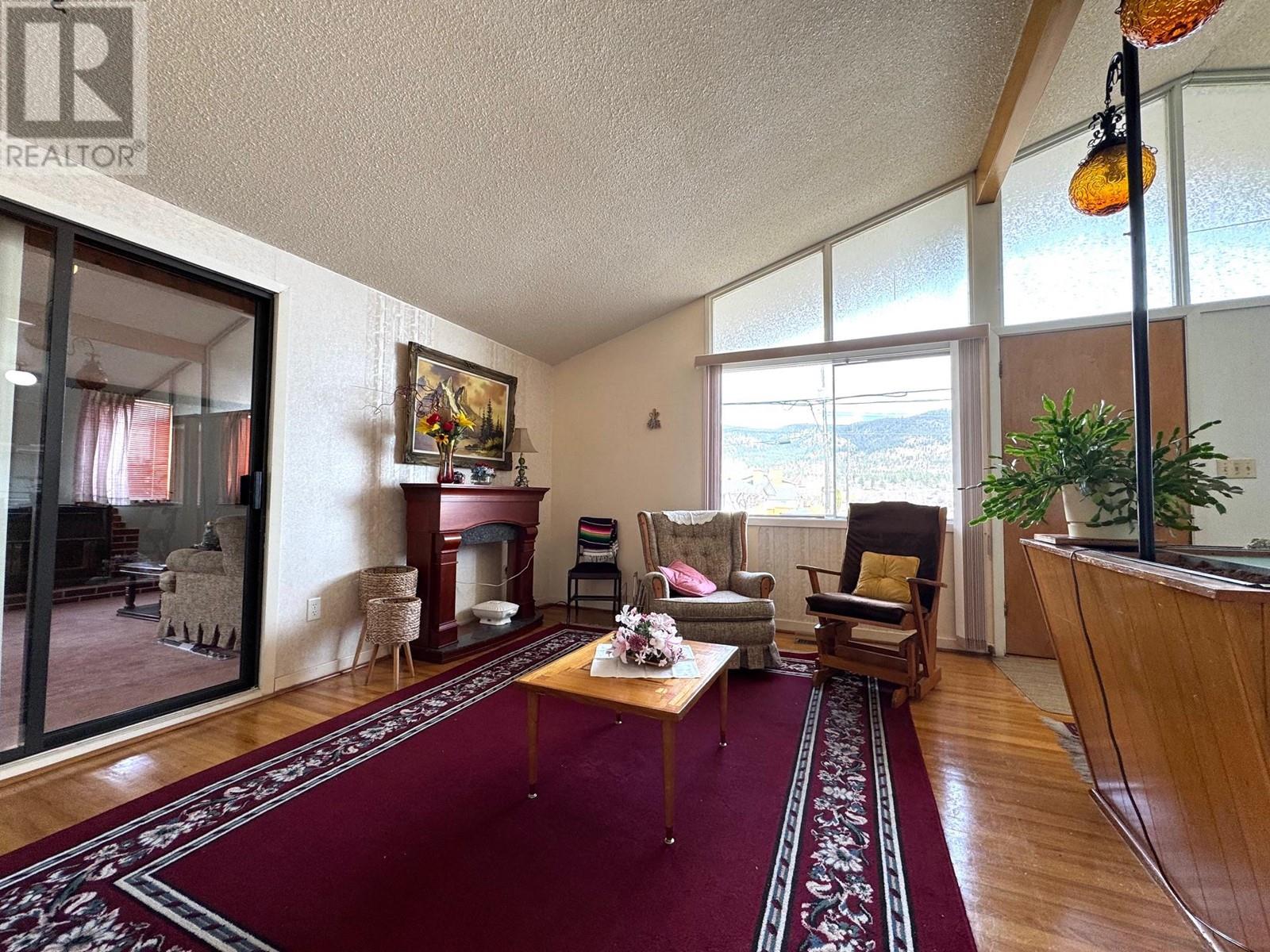 Property at 2264 Merritt Avenue image 3