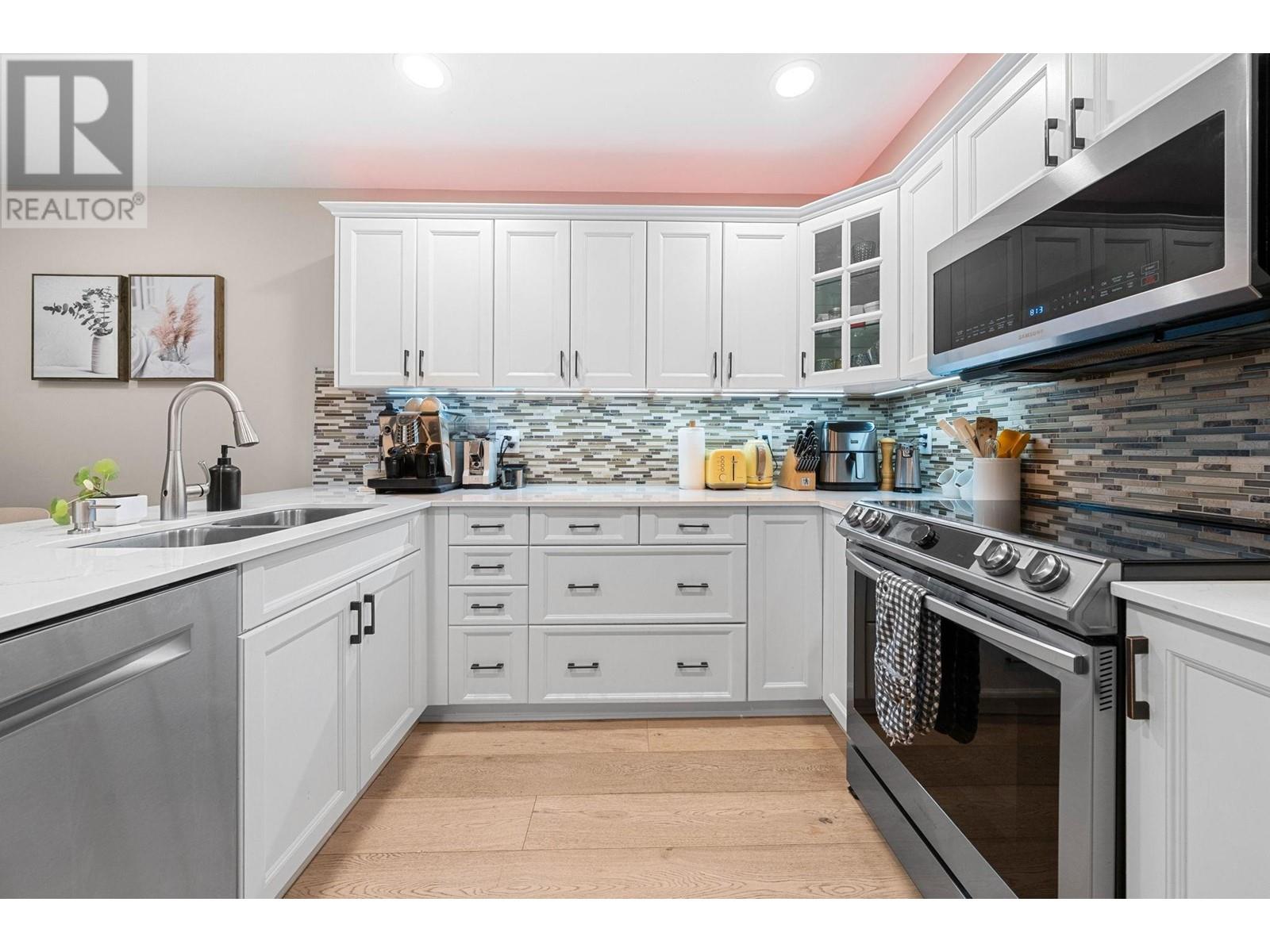 206 288 E 6th Street, North Vancouver, British Columbia  V7L 1P5 - Photo 7 - R2983464