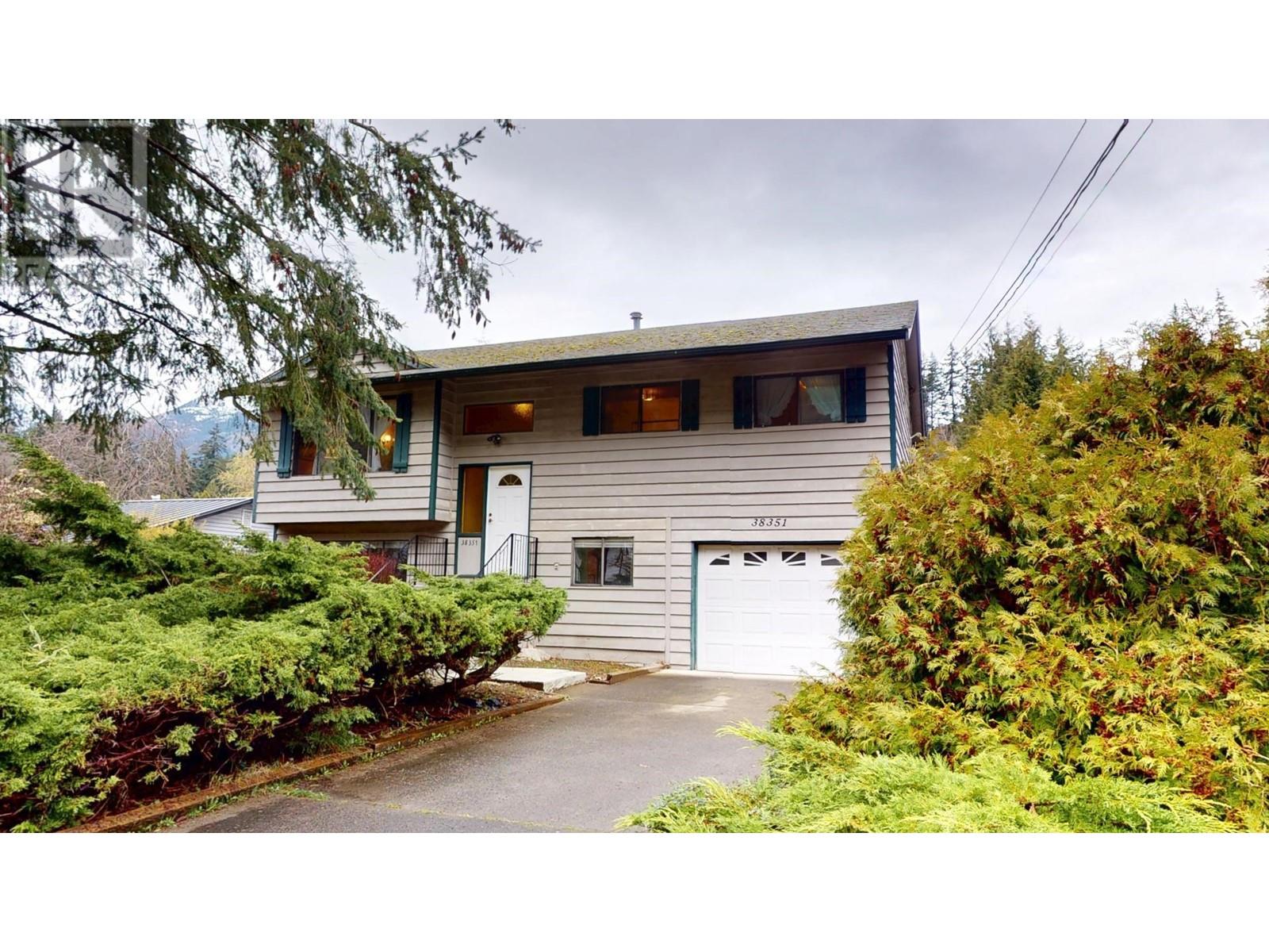 Property at 38351 CHESTNUT AVENUE image 2