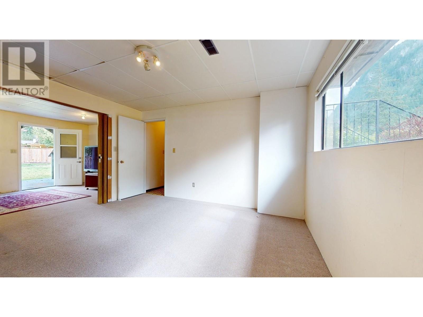 38351 Chestnut Avenue, Squamish, British Columbia  V8B 0W7 - Photo 31 - R2983484