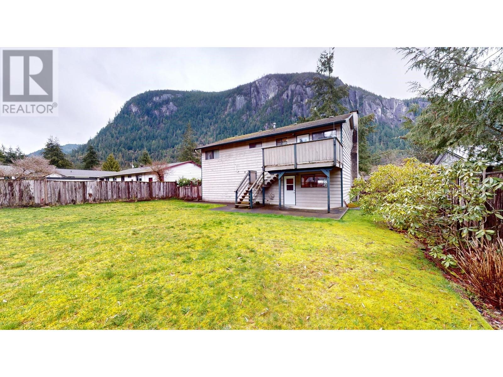 38351 Chestnut Avenue, Squamish, British Columbia  V8B 0W7 - Photo 6 - R2983484
