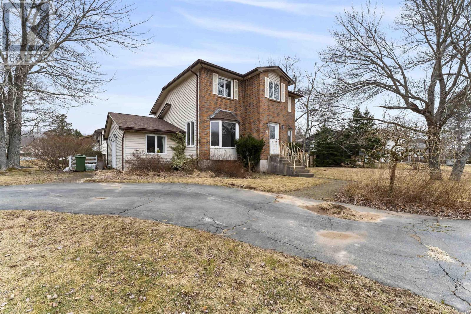 41 Portland Estates Boulevard, Dartmouth, Nova Scotia  B2W 6A1 - Photo 2 - 202506266