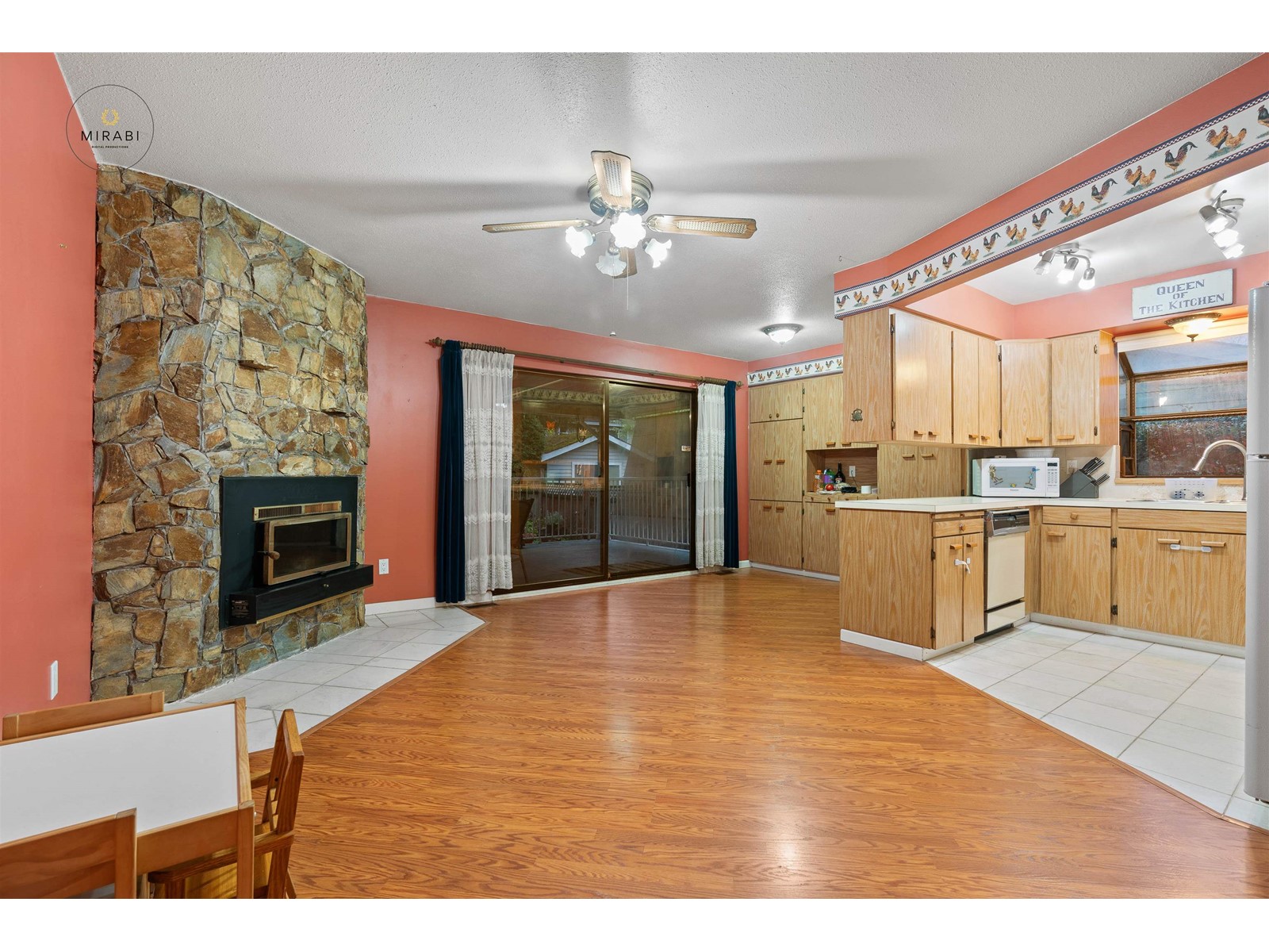 Property at 19976 49 AVENUE image 3