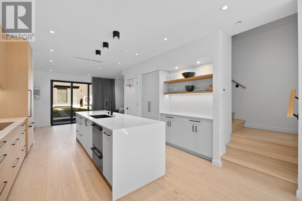 521 E 20th Avenue, Vancouver, British Columbia  V5V 1M7 - Photo 3 - R2976049