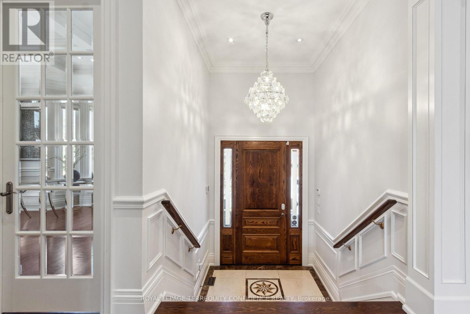 Property at 241 HOUNSLOW AVENUE image 2