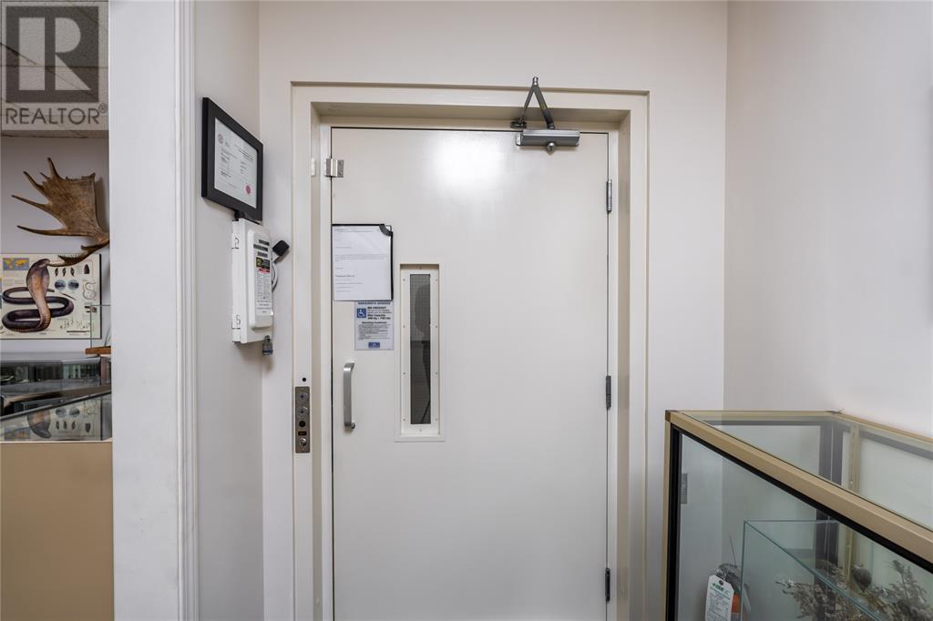 223 Christina Street North, Sarnia, Ontario  N7T 5V1 - Photo 12 - 25007113