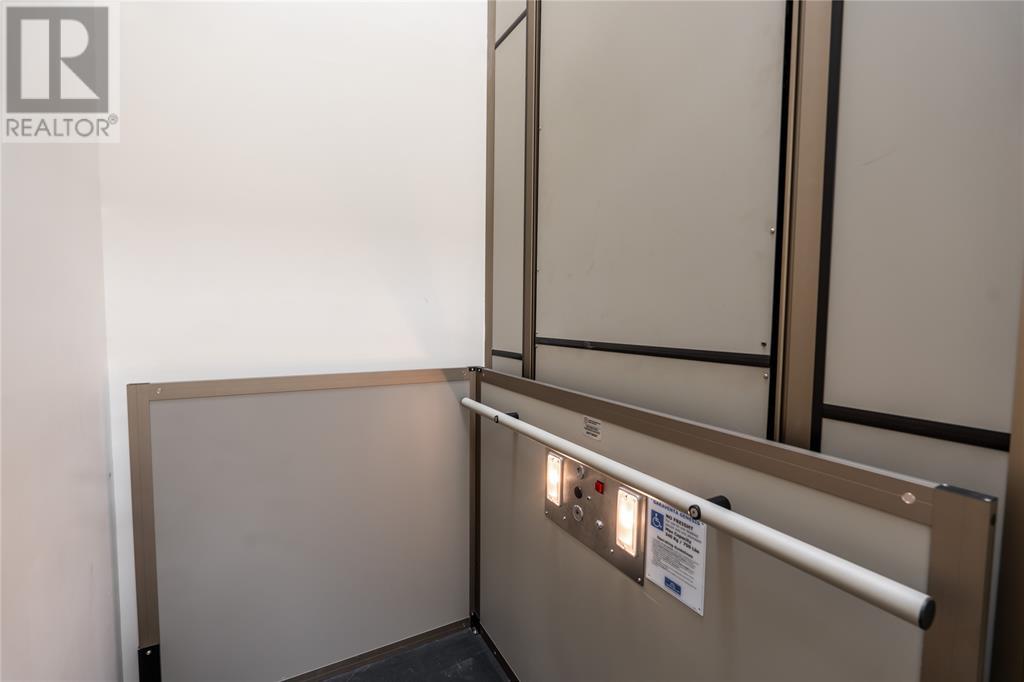 223 Christina Street North, Sarnia, Ontario  N7T 5V1 - Photo 13 - 25007113