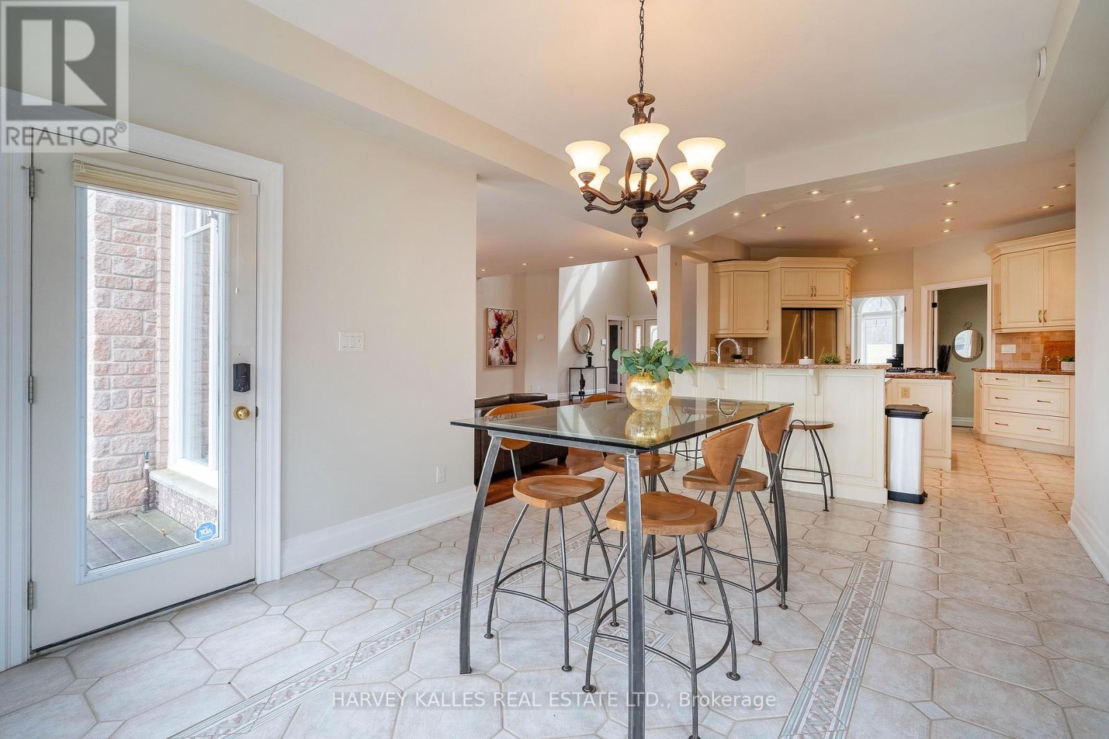 21 Turtle Lake Drive, Halton Hills, Ontario  L7J 2W7 - Photo 14 - W12030952
