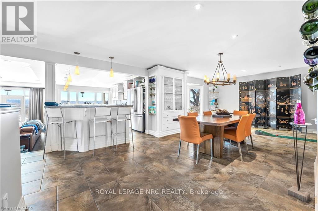 915 Queenston Road S, Niagara-On-The-Lake, Ontario  L0S 1J0 - Photo 15 - X12051267