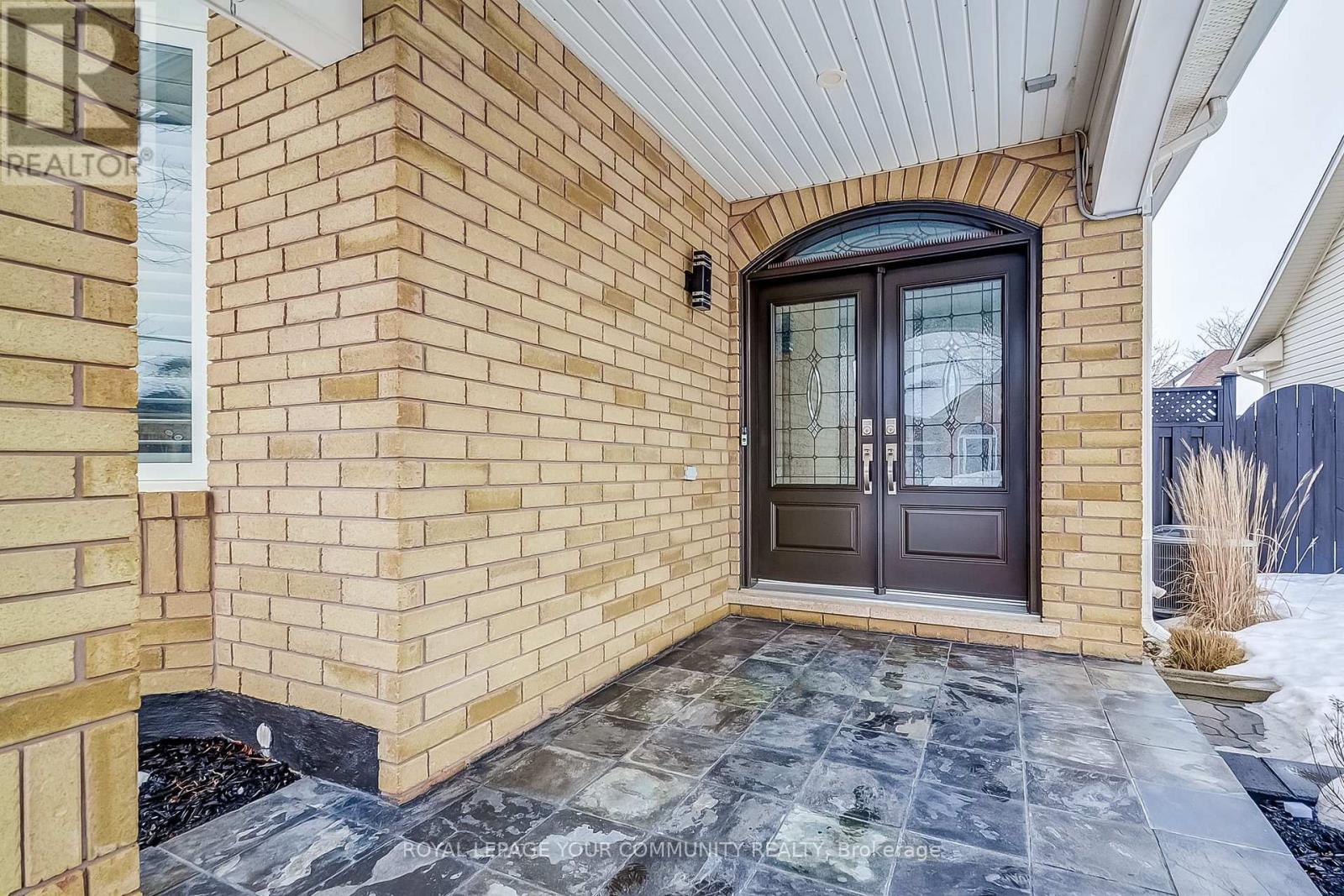 Property at 1641 ALLAN CRES CRESCENT image 3