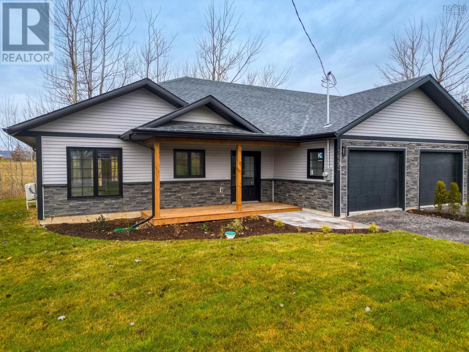 1093 Chapel Street, Canning, Nova Scotia  B0P 1H0 - Photo 2 - 202506271