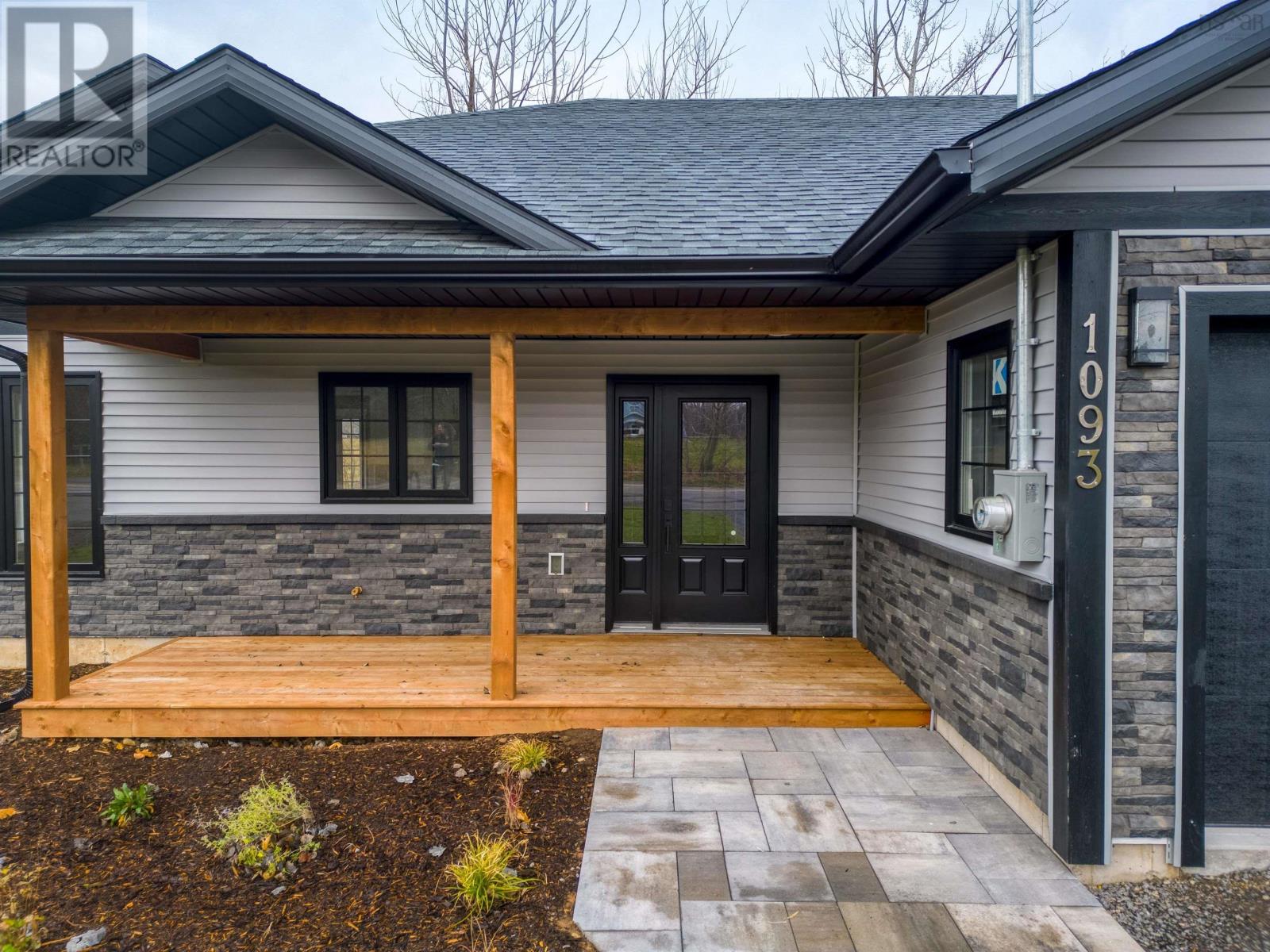 1093 Chapel Street, Canning, Nova Scotia  B0P 1H0 - Photo 3 - 202506271