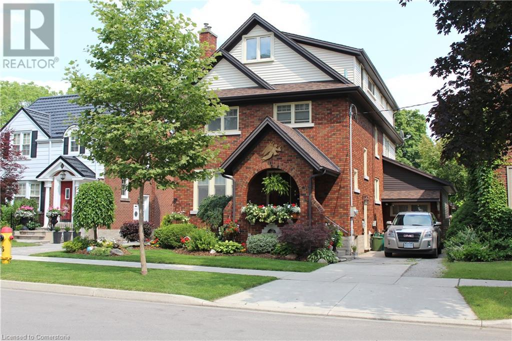 Property at 77 BORDEN Avenue N image 4