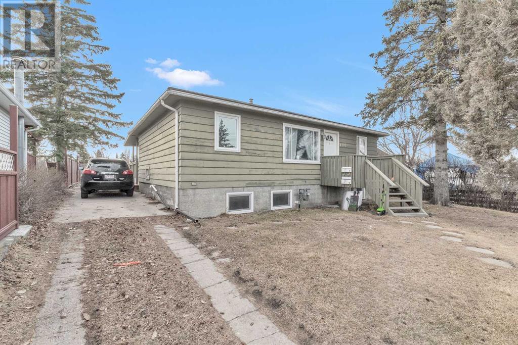 Property at 4107 67 Street NW image 2