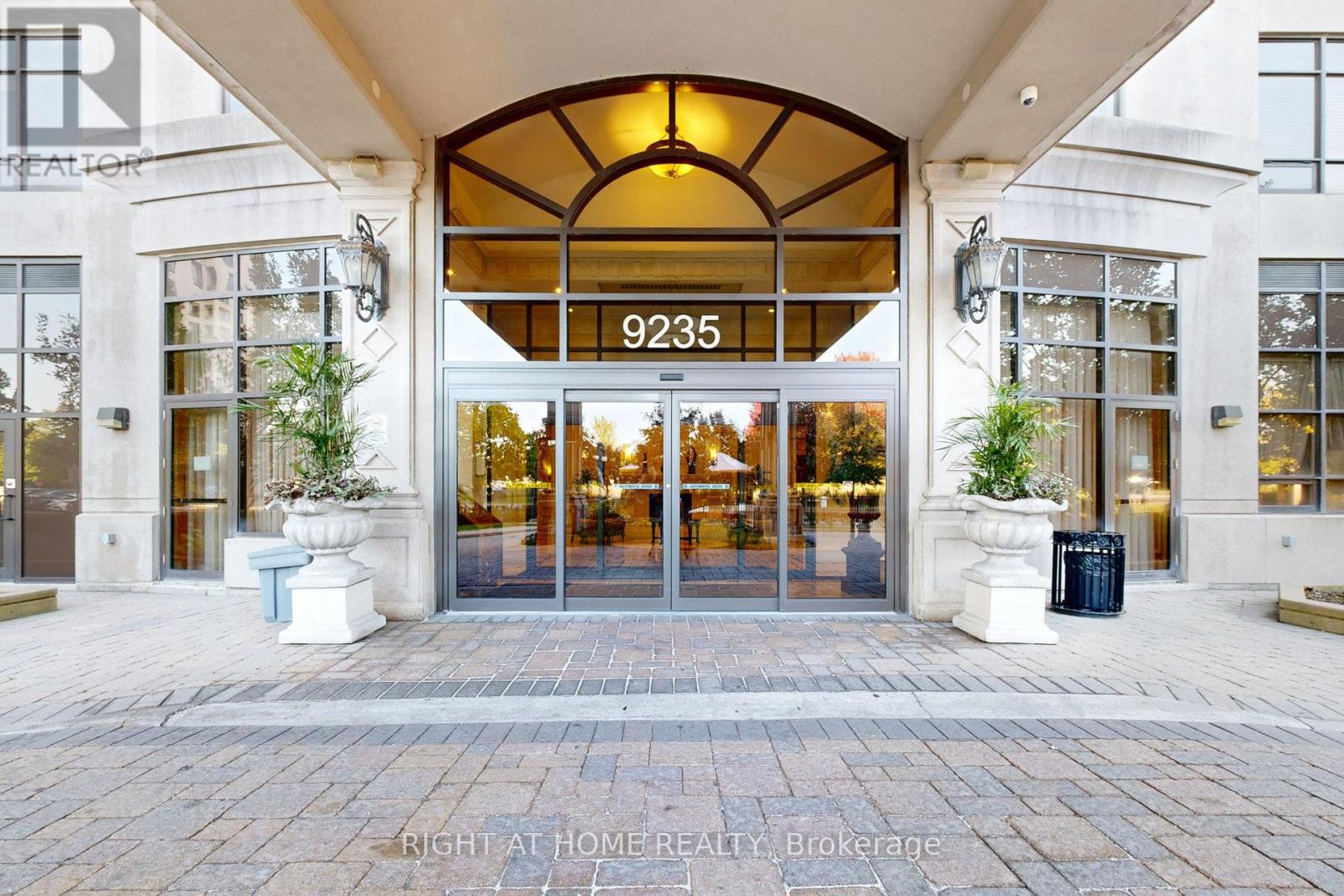 Property at 1009 - 9235 JANE STREET image 4