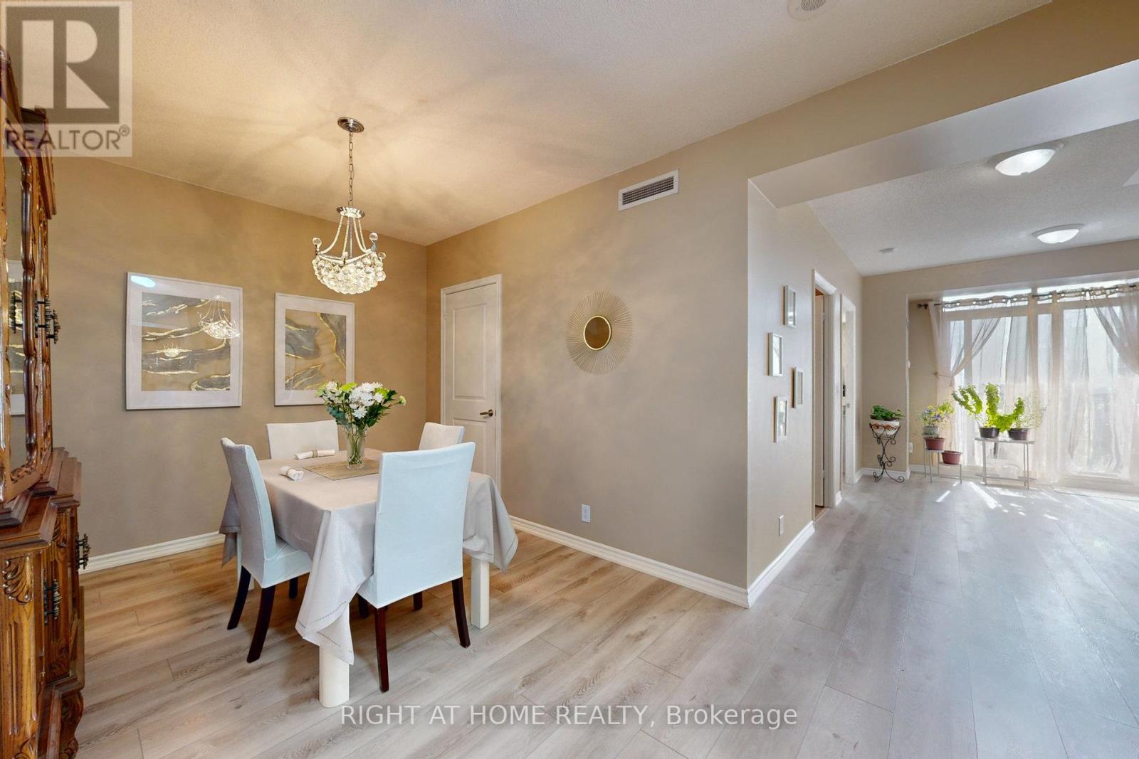 1009 - 9235 Jane Street, Vaughan, Ontario  L6A 0J8 - Photo 6 - N12051253