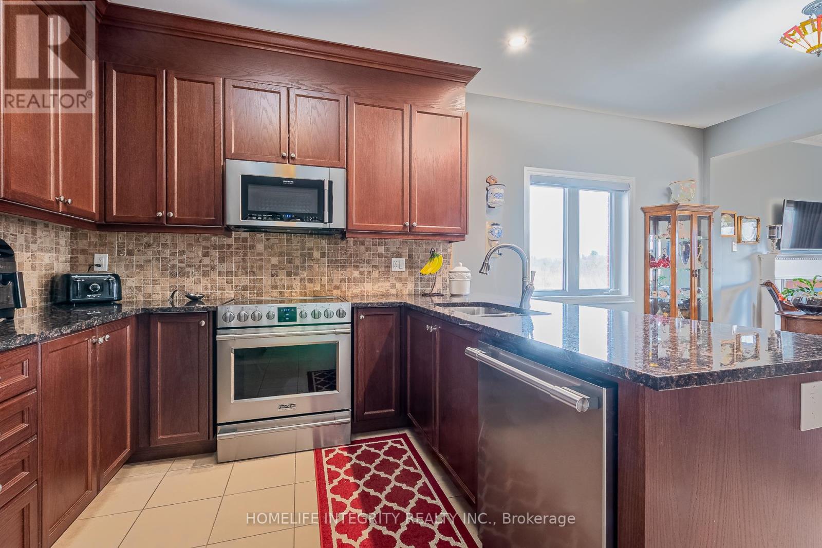 Property at 171 GOLD PARK GATE image 5