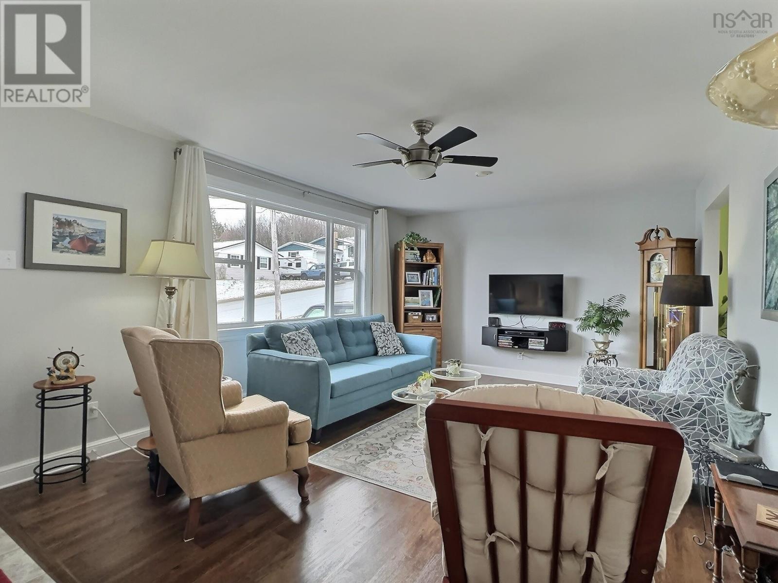 136 Mclean Street, Truro, Nova Scotia  B2N 4W3 - Photo 6 - 202506279