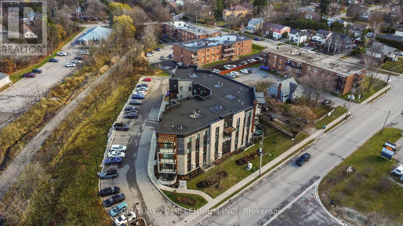 311 - 17 Centre Street, Orangeville, Ontario  L9W 7S6 - Photo 3 - W12051285