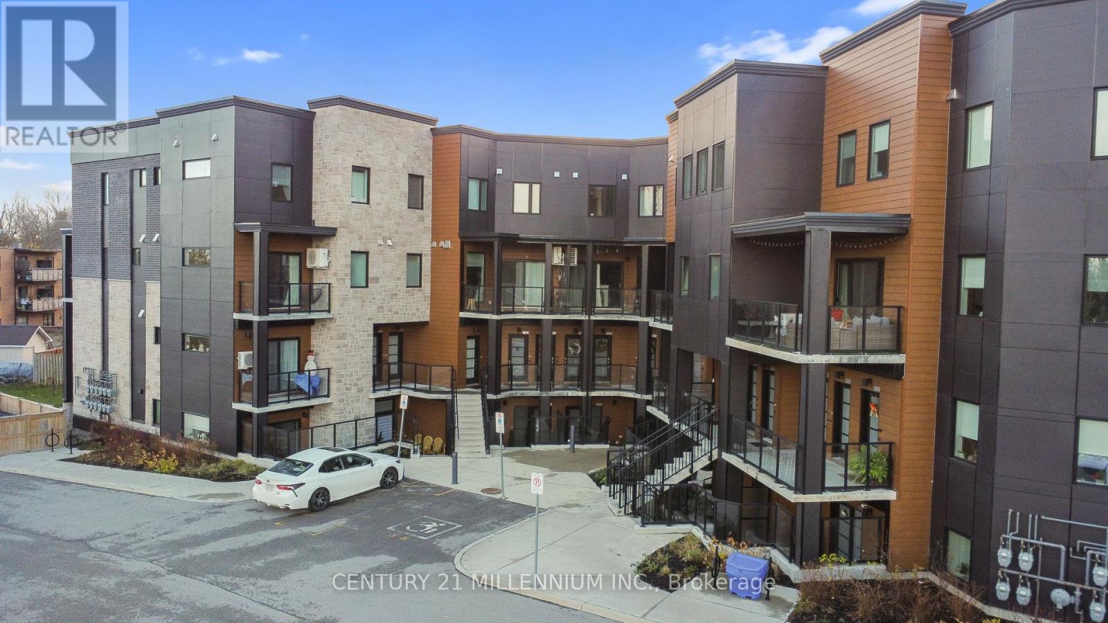 311 - 17 Centre Street, Orangeville, Ontario  L9W 7S6 - Photo 4 - W12051285