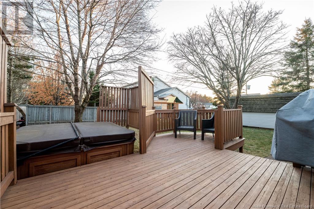 Property at 272 Gaspe image 4