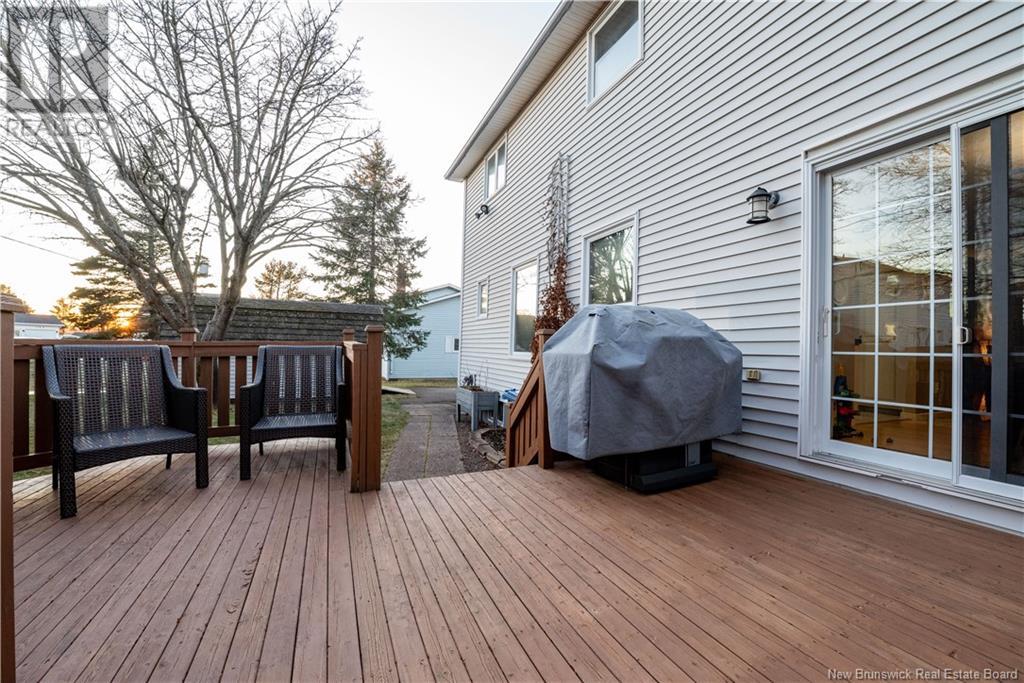 Property at 272 Gaspe image 5