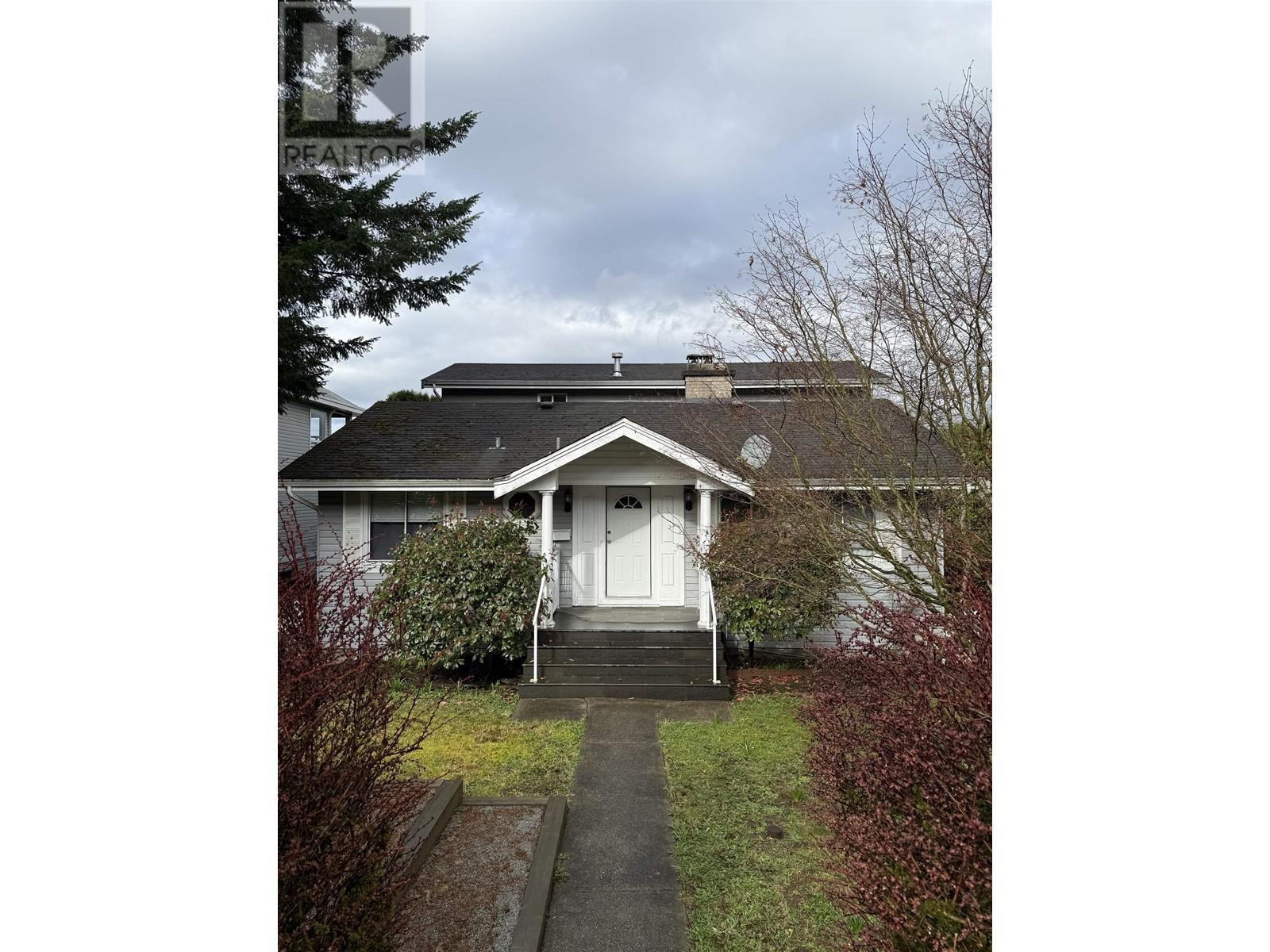 7273 Braeside Drive, Burnaby, British Columbia  V5A 1E9 - Photo 2 - R2981450