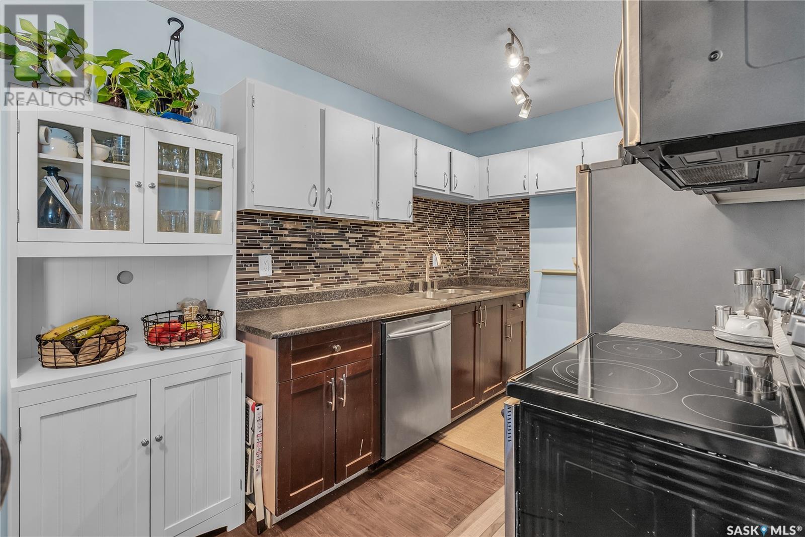 Property at 309 315 Tait CRESCENT image 3