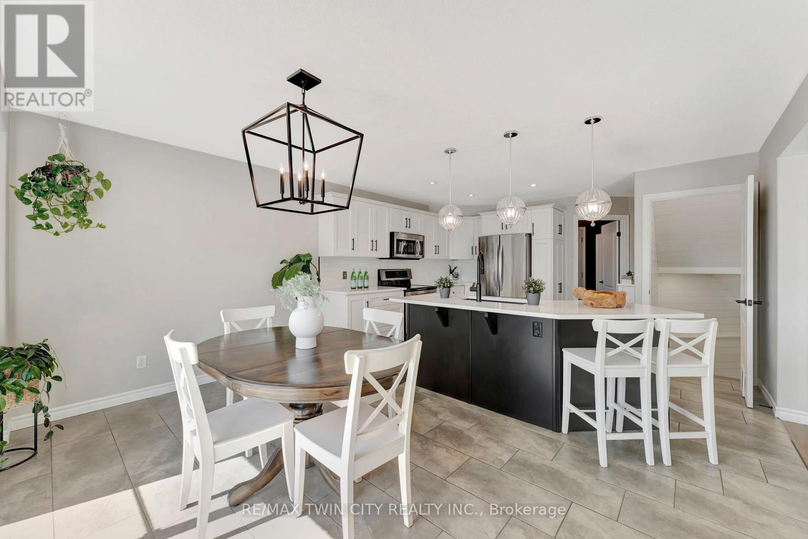 128 Robert Simone Way, North Dumfries, Ontario  N0B 1E0 - Photo 11 - X12051295