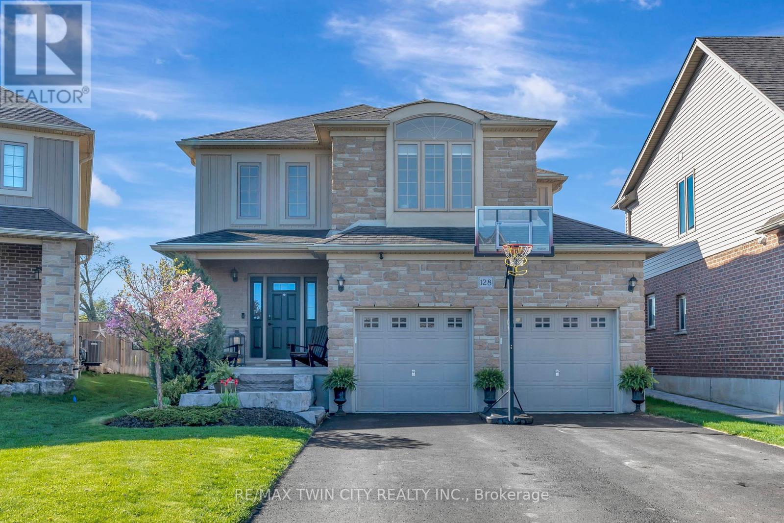 128 Robert Simone Way, North Dumfries, Ontario  N0B 1E0 - Photo 2 - X12051295