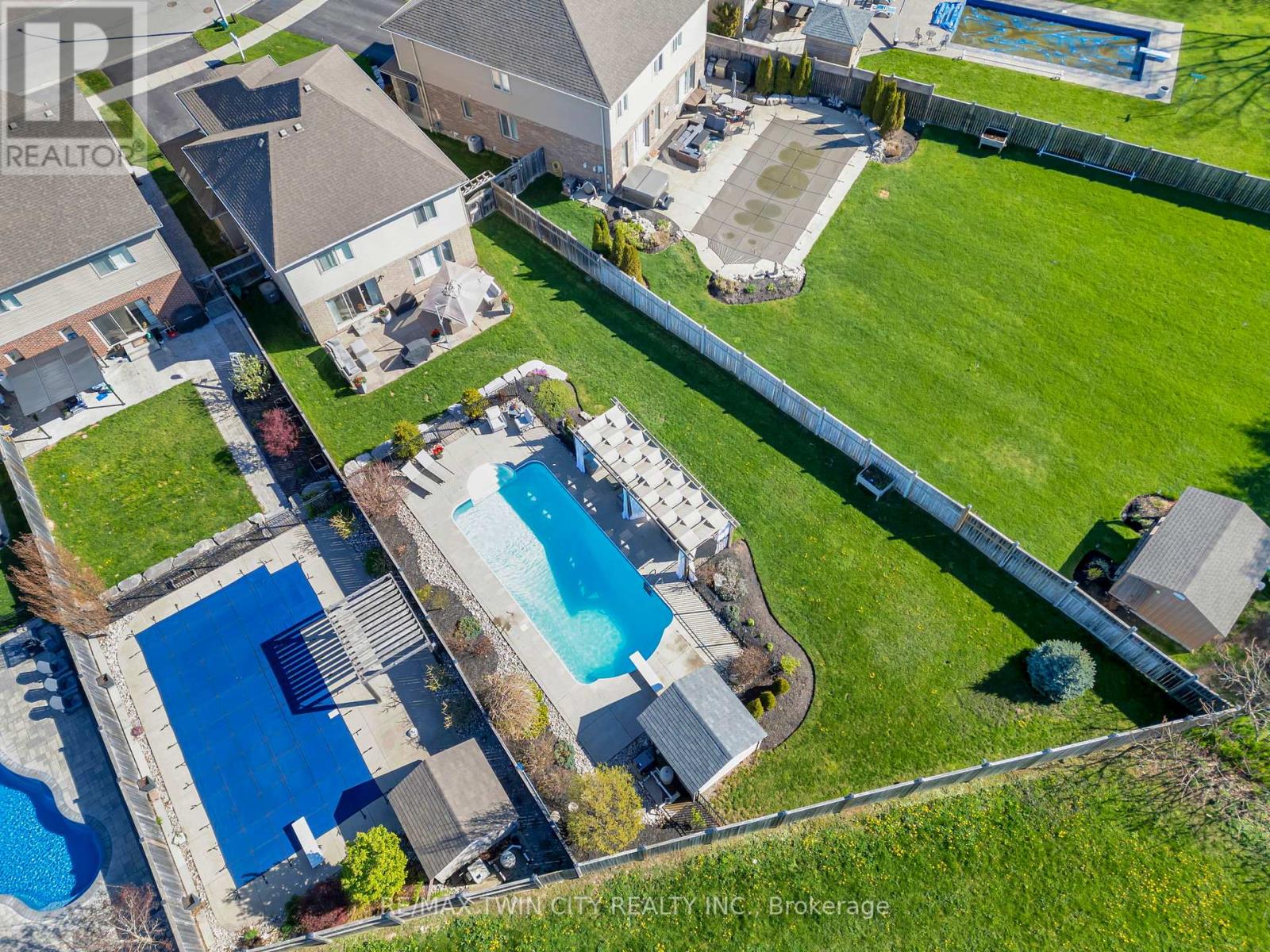 128 Robert Simone Way, North Dumfries, Ontario  N0B 1E0 - Photo 3 - X12051295