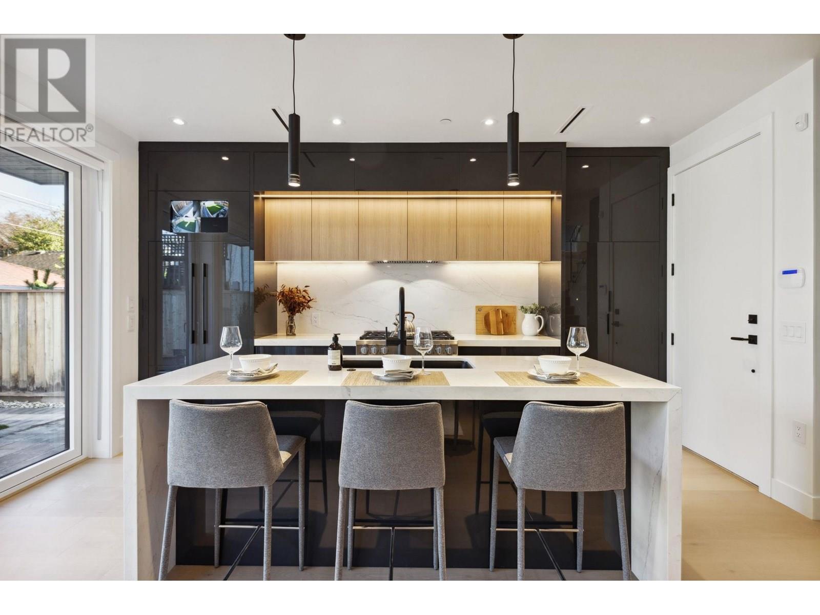 2 3081 W 14th Avenue, Vancouver, British Columbia  V6K 2X7 - Photo 10 - R2979502
